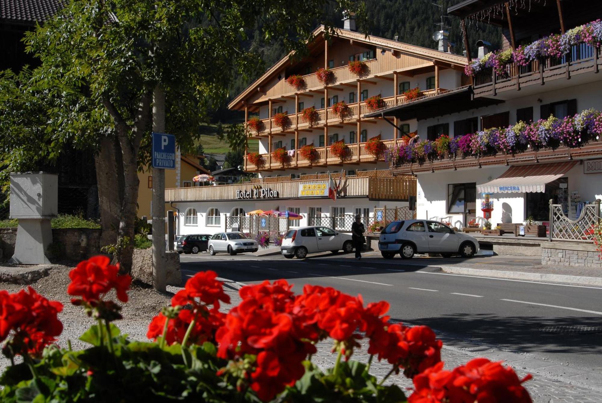 Hotel El Pilon Pozza di Fassa Dış mekan fotoğraf