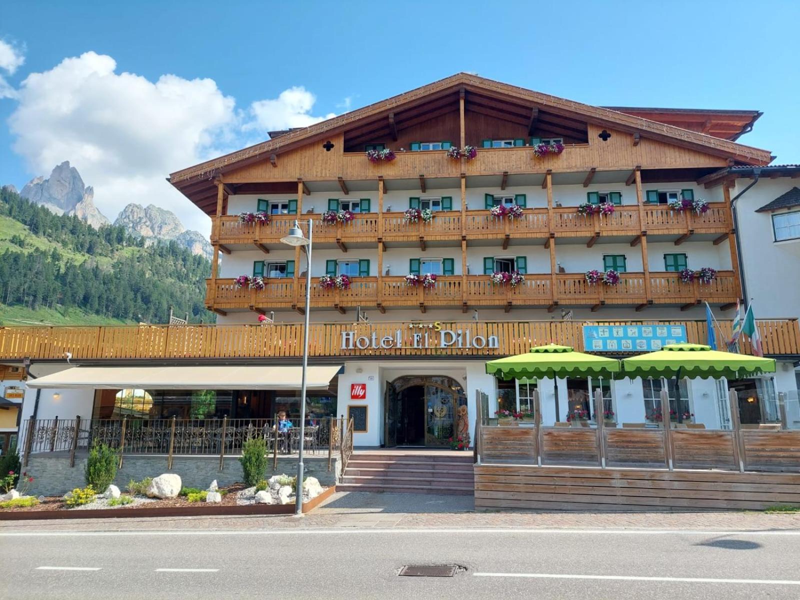 Hotel El Pilon Pozza di Fassa Dış mekan fotoğraf