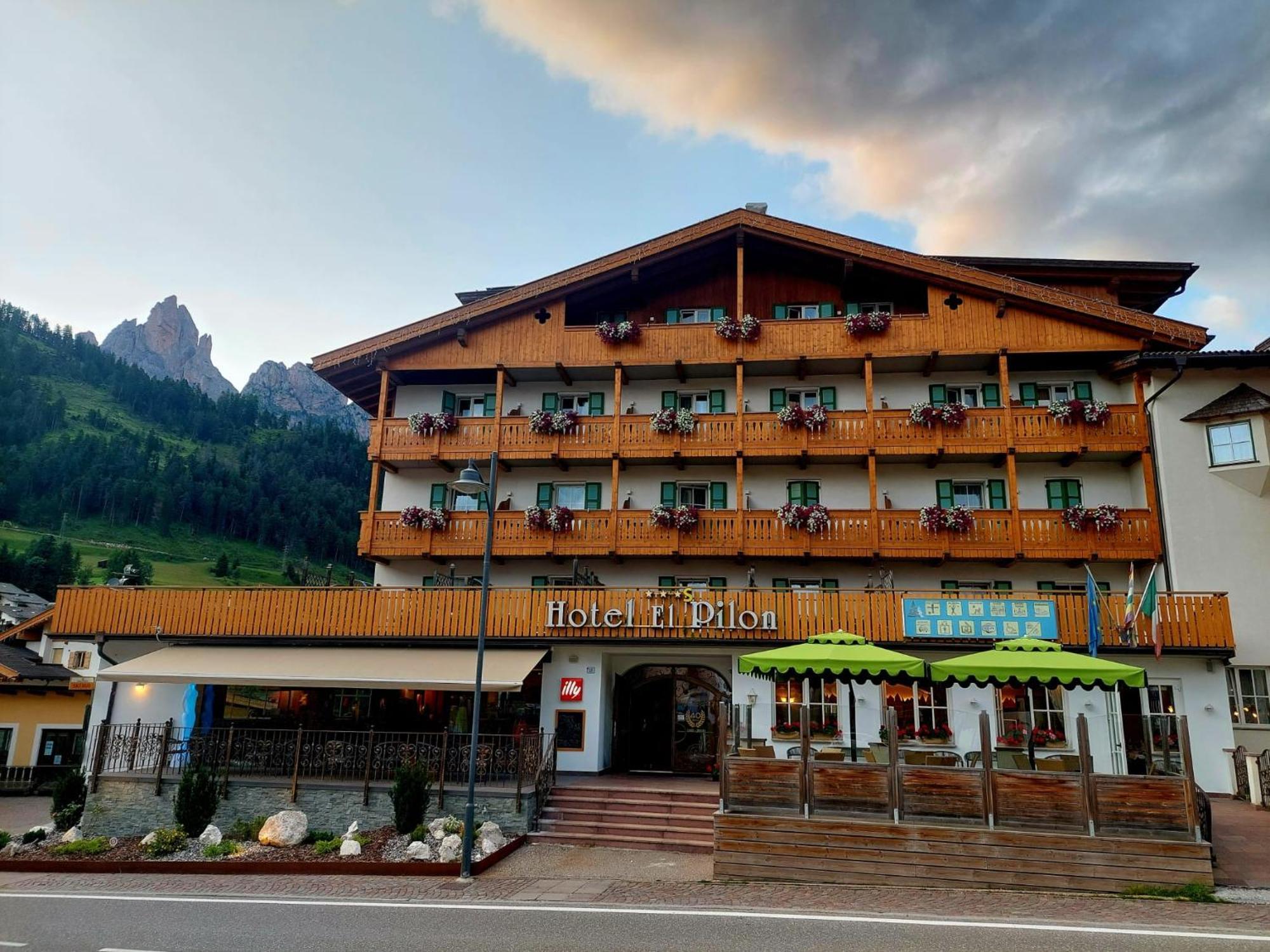 Hotel El Pilon Pozza di Fassa Dış mekan fotoğraf